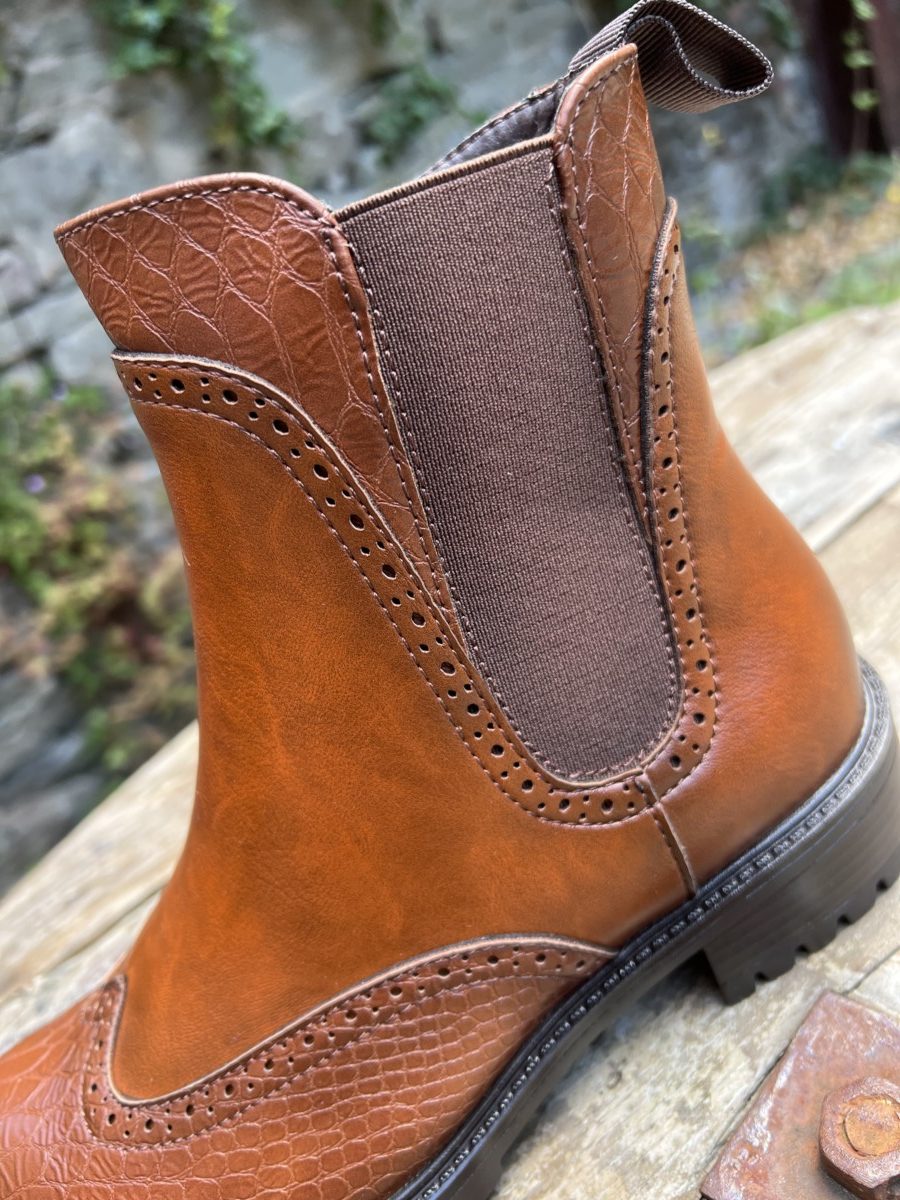 BROGUE ANCLE BOOT SIDE ZIP FUR LINED 
